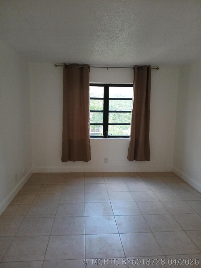 Building Photo - 4760 Lucerne Lakes Blvd W