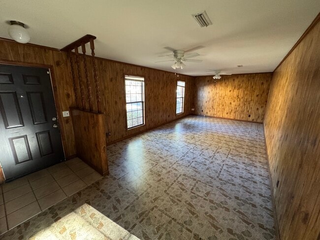 Building Photo - 505 Pinto Dr