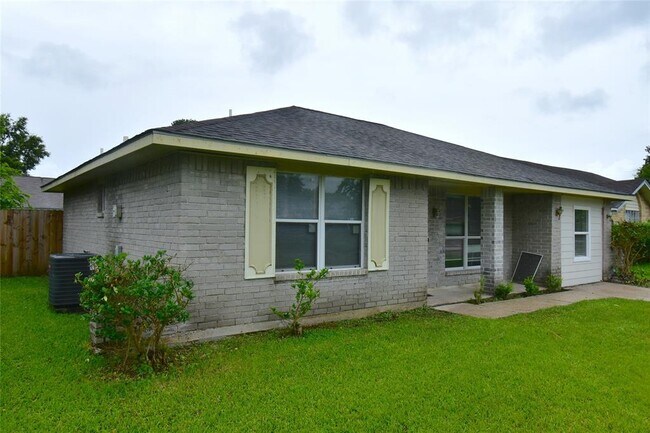 Building Photo - 12806 Cinder Cone Trail