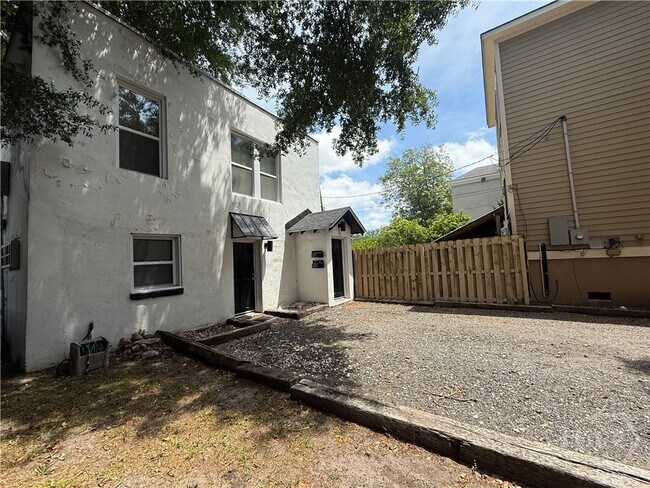 Building Photo - 508 E Henry St