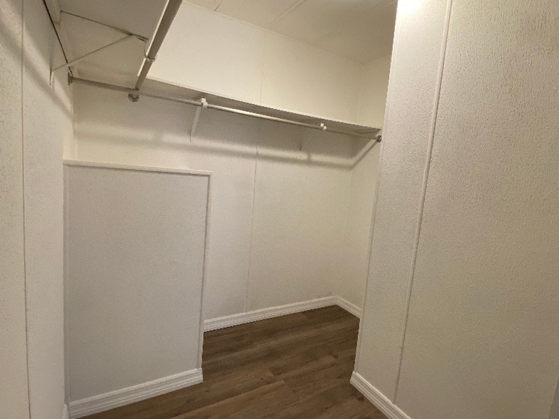 Building Photo - 144 Stuart Cir