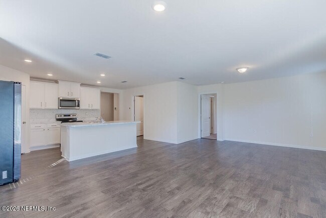 Building Photo - 2290 Willow Springs Dr