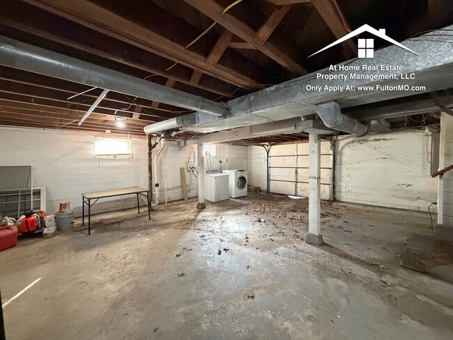 Building Photo - 707 Hollyhock Dr