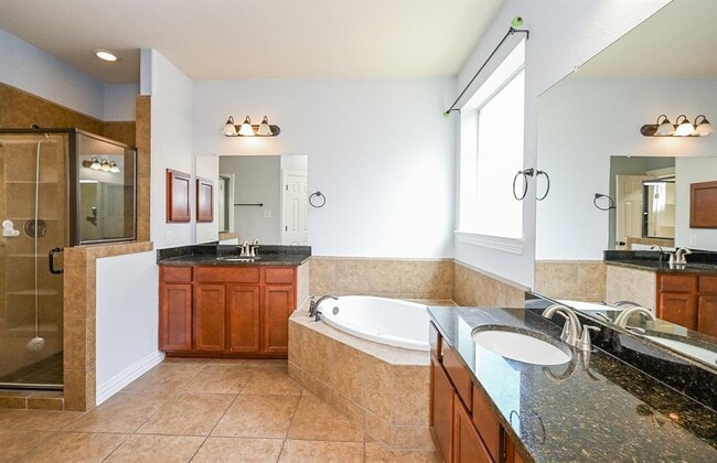 Building Photo - 5426 Humboldt Park Ln