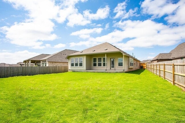 Building Photo - 105 Coronella Dr