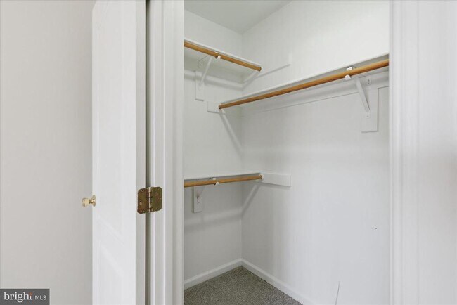 Building Photo - 43438 Oxen Ln