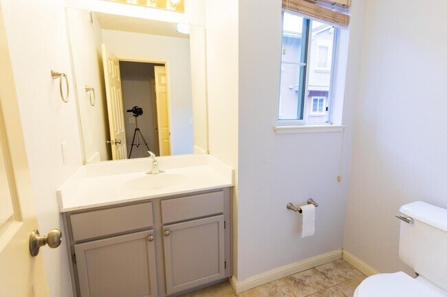 Building Photo - 4097 Alder Terrace