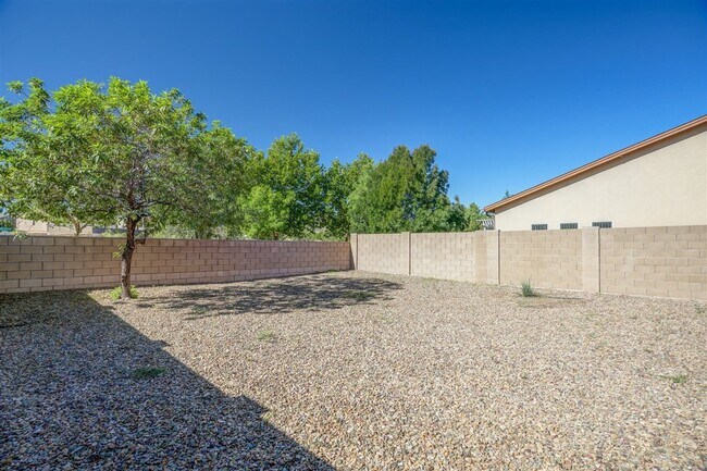Building Photo - 3 Bedroom, 2 Bathroom Townhome in Granvill...