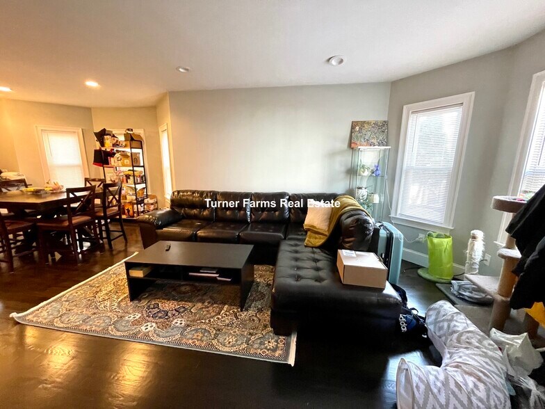 Building Photo - 93 Grant St