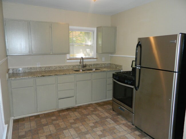 Building Photo - Ginder Properties3 (4501 Lareina Dr)