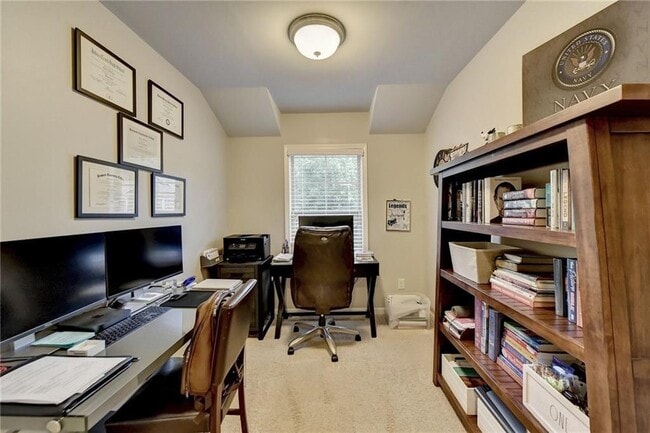 Building Photo - 2185 Mission View Dr NW