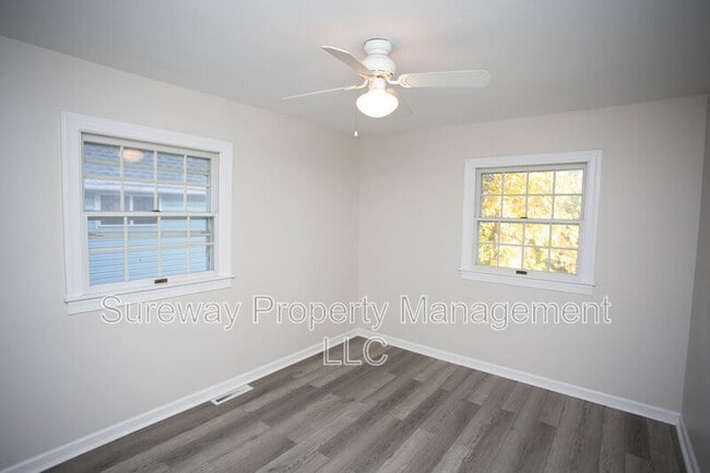 Building Photo - 403 University Blvd