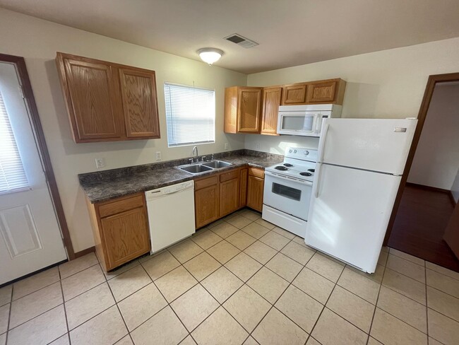 Building Photo - All Inclusive Duplex | 2 Bedroom | 1.5 Bathroom