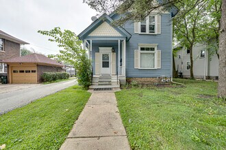 Building Photo - 451 Marion Ave