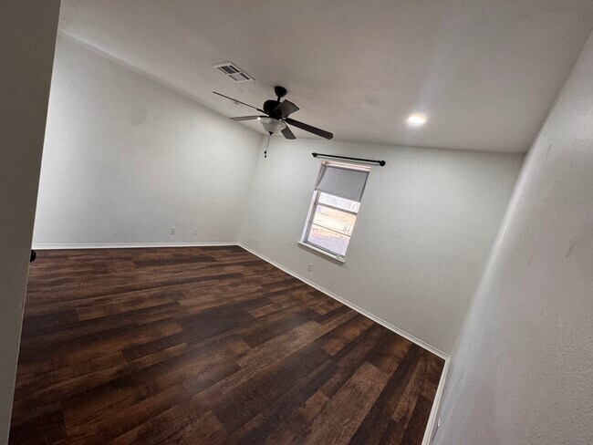 Building Photo - 309 Liza Ln