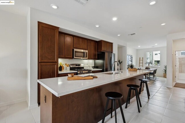 Building Photo - Modern 2+ Bedroom, 2++ Bathroom Living in ...