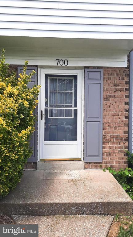 Building Photo - 700 Allenview Dr