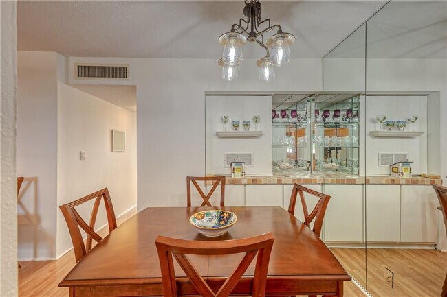 Building Photo - 2400 NE 10th St