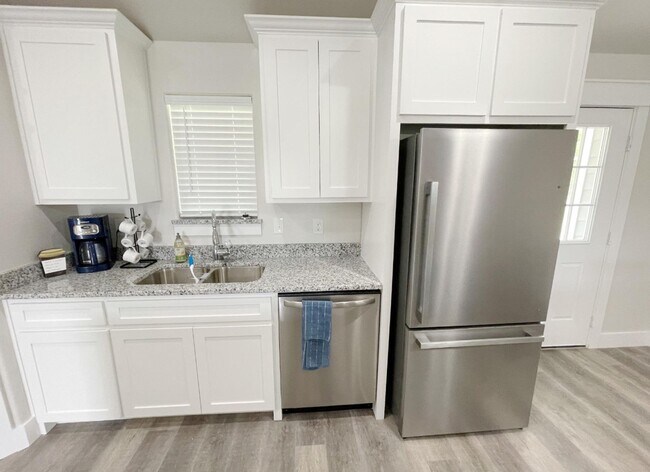 Building Photo - Cozy 4bd 2ba near Choctaw Casino