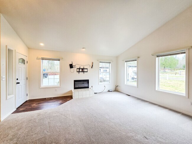 Building Photo - Modern 3BD 2BA Rambler
