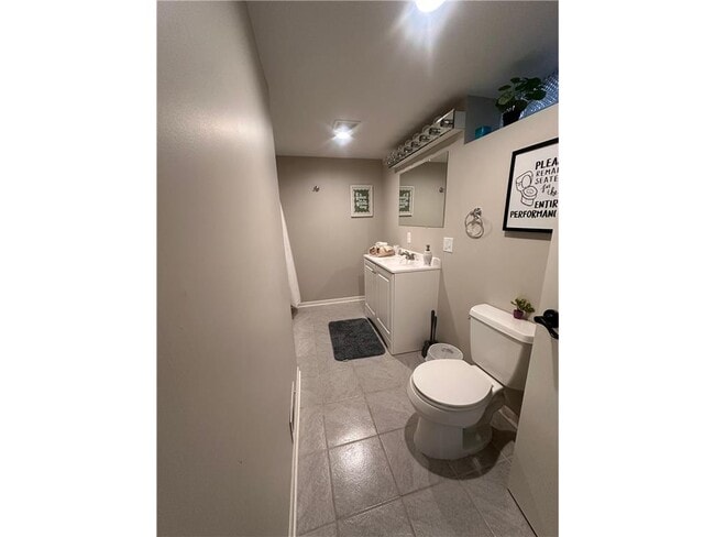 Building Photo - 629 E 67th St