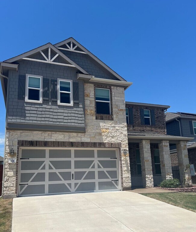 Building Photo - Tech Ridge Area Gem – Nearly 3,000 Sq Ft o...