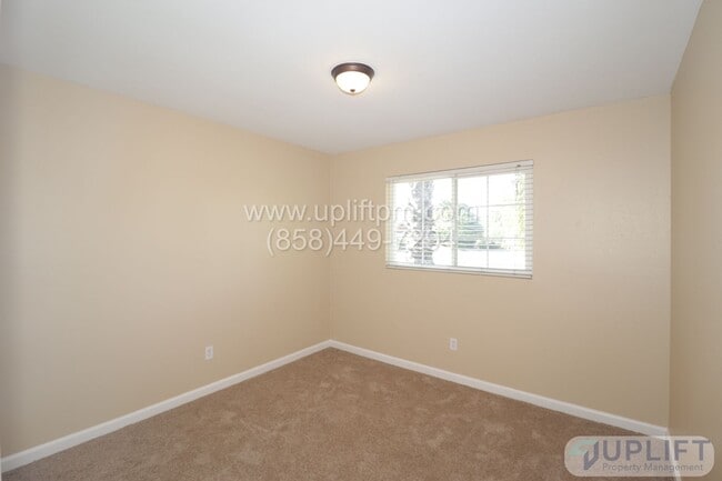 Building Photo - 3 bedroom 2.5 bathroom home in Ramona Coun...