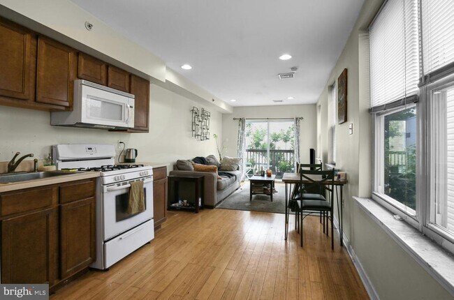 Primary Photo - 1215 S 18th St
