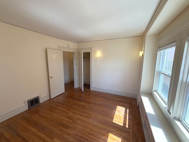 Building Photo - UPDATED BRIGHT HUGE 1650sf 2BR/1BA+BONUS Home Balboa Terrace LOTS of Natural Light AVAILABLE NOW