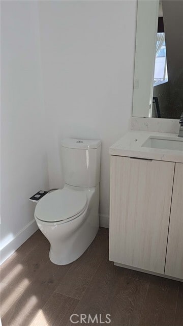 Building Photo - 319 S Serrano Ave