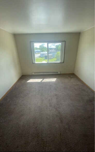 Building Photo - 1325 9th St S