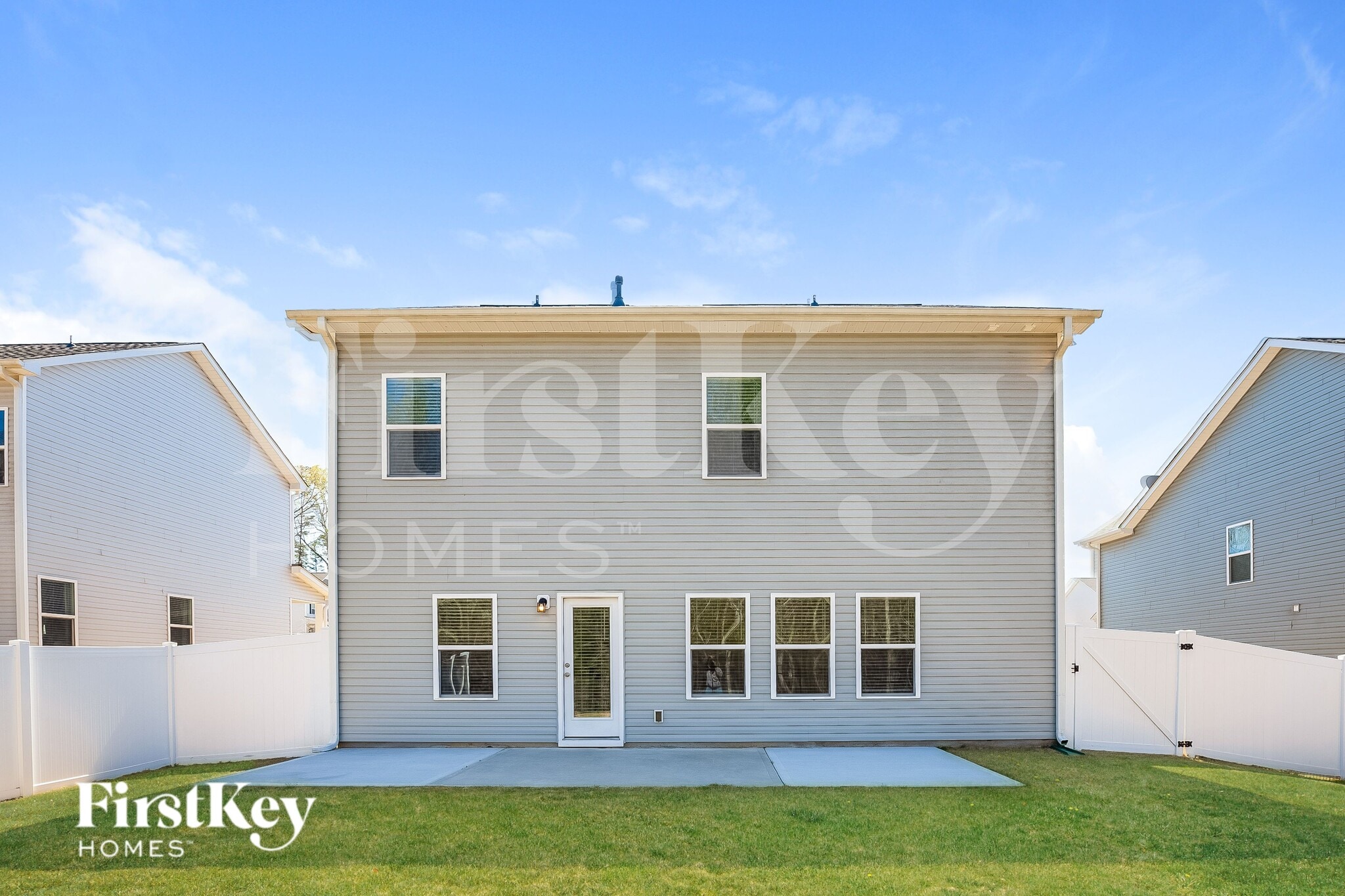 Building Photo - 5521 Begonia St