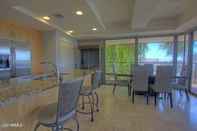 Building Photo - 7117 E Rancho Vista Dr