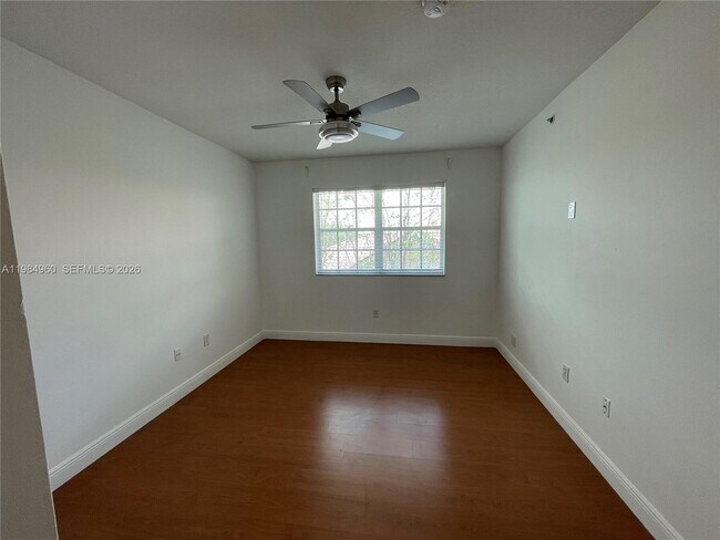 Building Photo - 140 SW 117th Ave