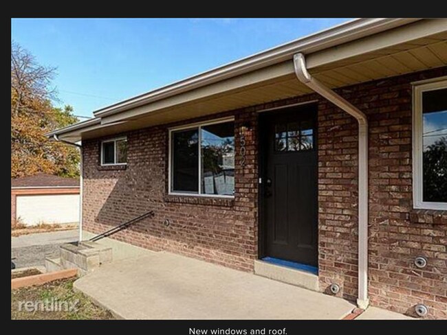Building Photo - 5019 W 34th Ave