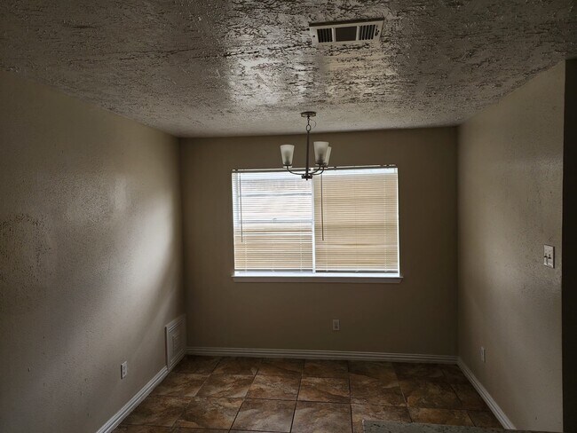 Building Photo - 715 Beechbend Dr