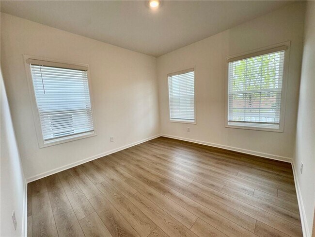Building Photo - 5421 Hardgrove Wy