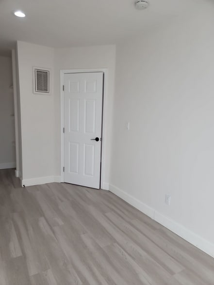 Building Photo - 7025 Waite Dr