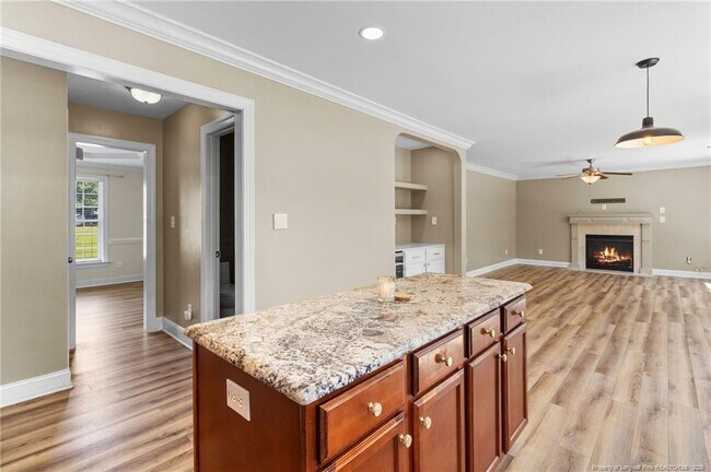 Building Photo - 5802 Rainsford Dr