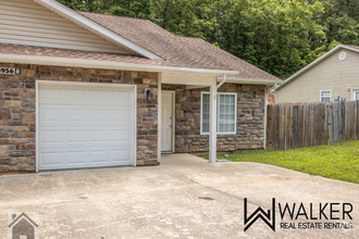 Building Photo - Available 9/15