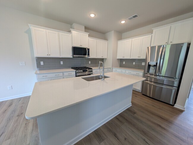 Building Photo - 1802 Pheasant Trce Cir