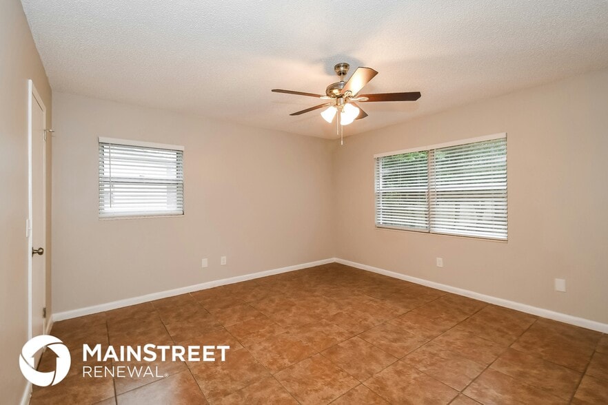 Building Photo - 9998 Bradley Rd