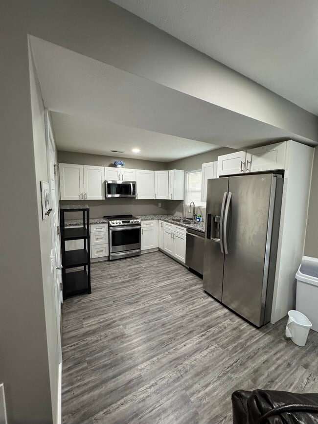 Building Photo - 241 Berry Ln