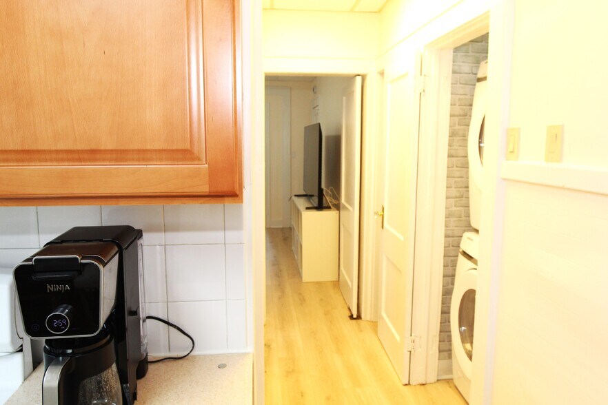 Building Photo - 24 Rutland Ave