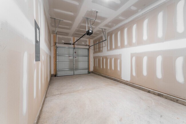 Building Photo - 370 Freestall Dr
