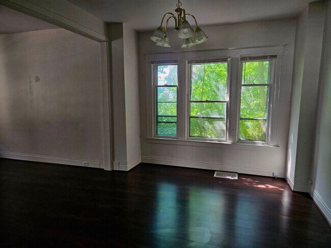 Building Photo - 14 Fairfield St