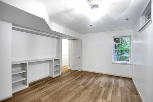 Building Photo - Charming 2BR House in Tryon