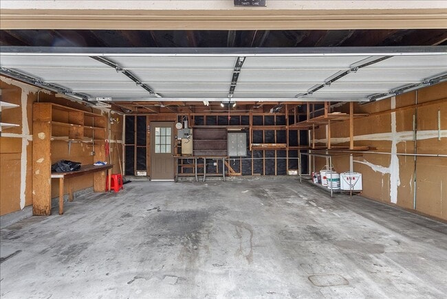 Building Photo - 1007 Tahiti Ln