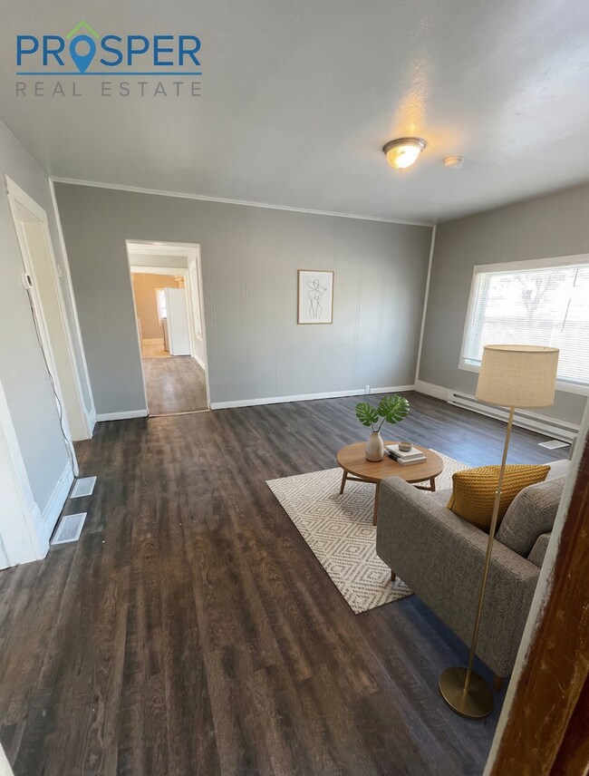 Building Photo - FI1010