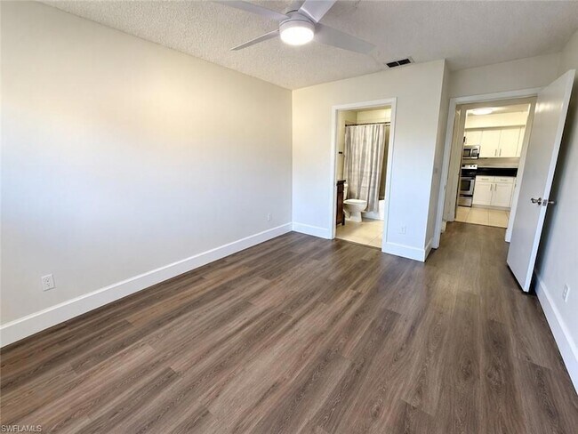 Building Photo - 8275 Ibis Club Dr